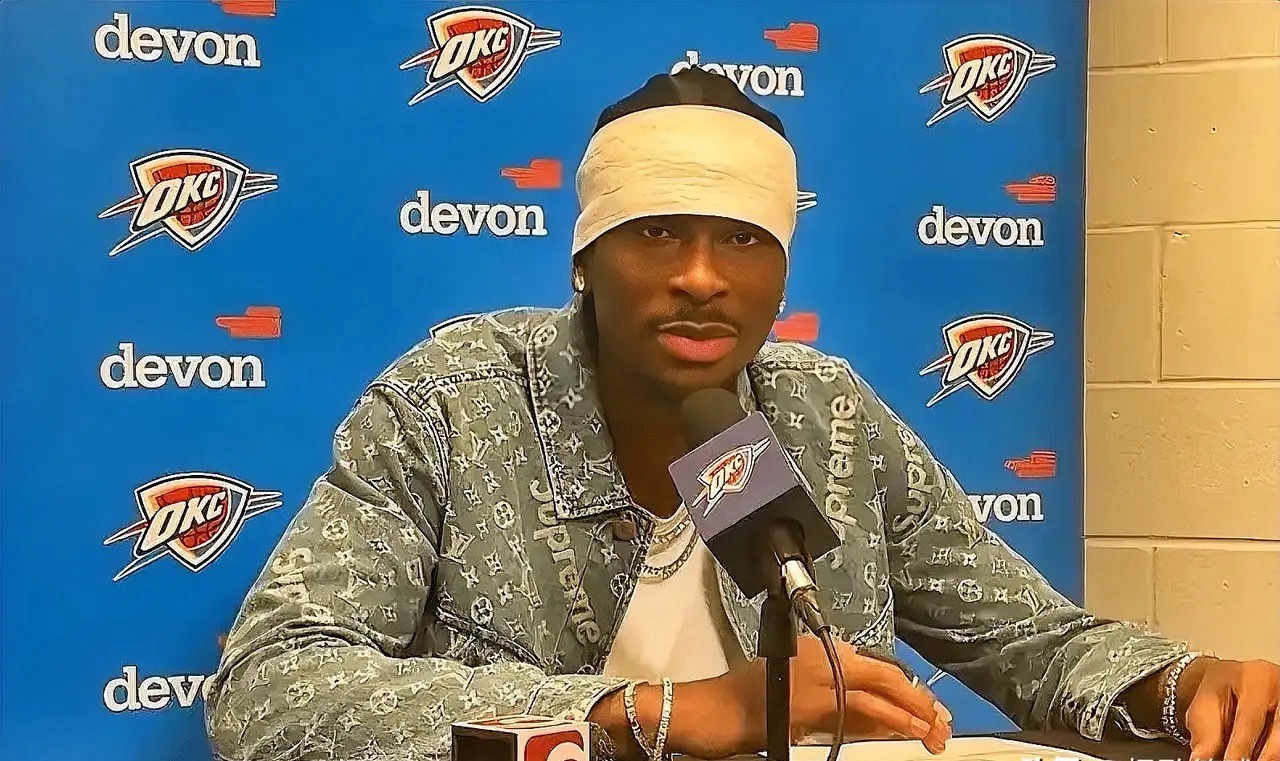 亚历山大终于认怂了！今日雷霆以110-130不敌马刺，本赛季惨败马刺双杀，也是赛