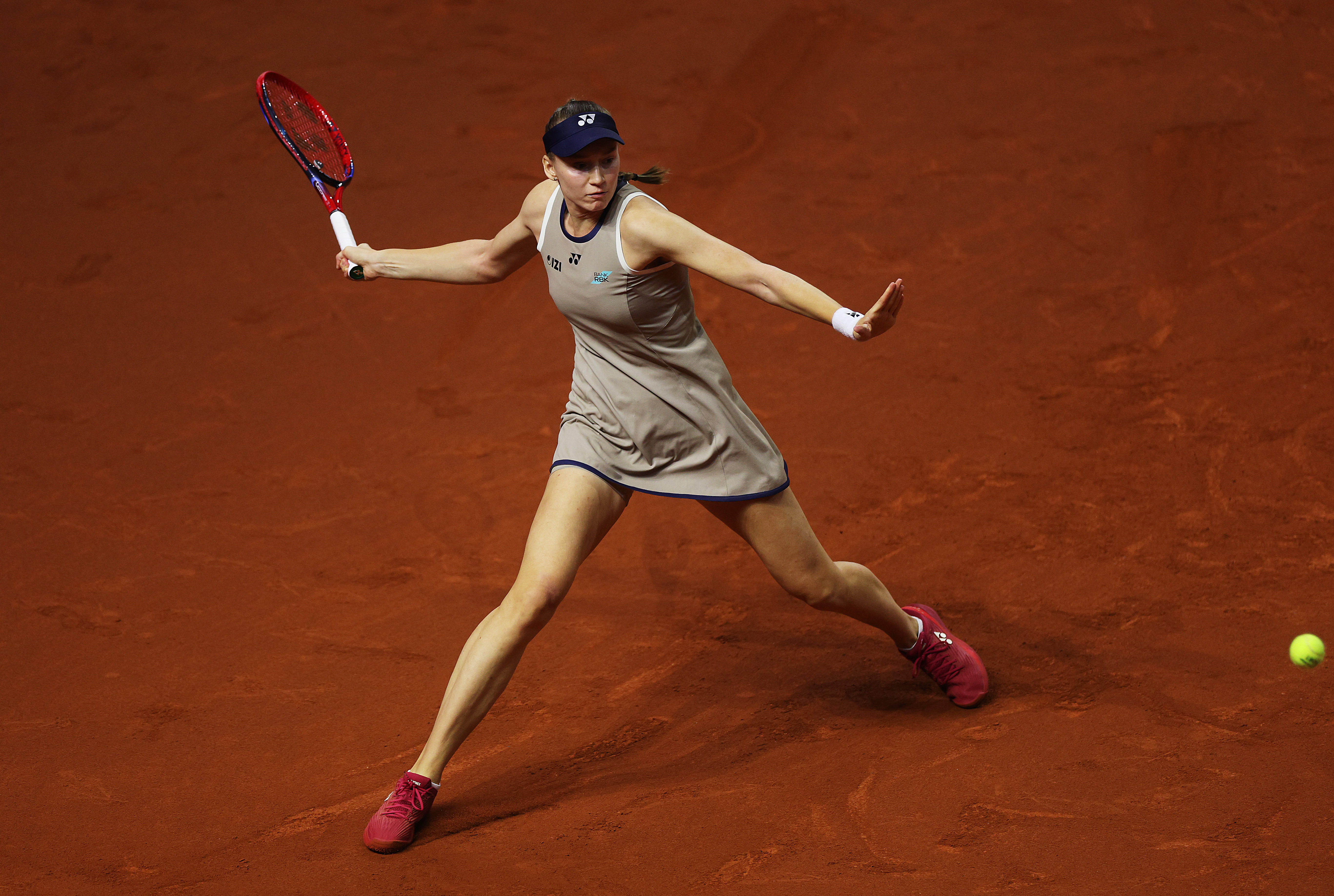 火娃不哭~堪比2008澳网决赛玛丽亚莎娃VS安娜伊万般的颜值对决，看了第一盘末段