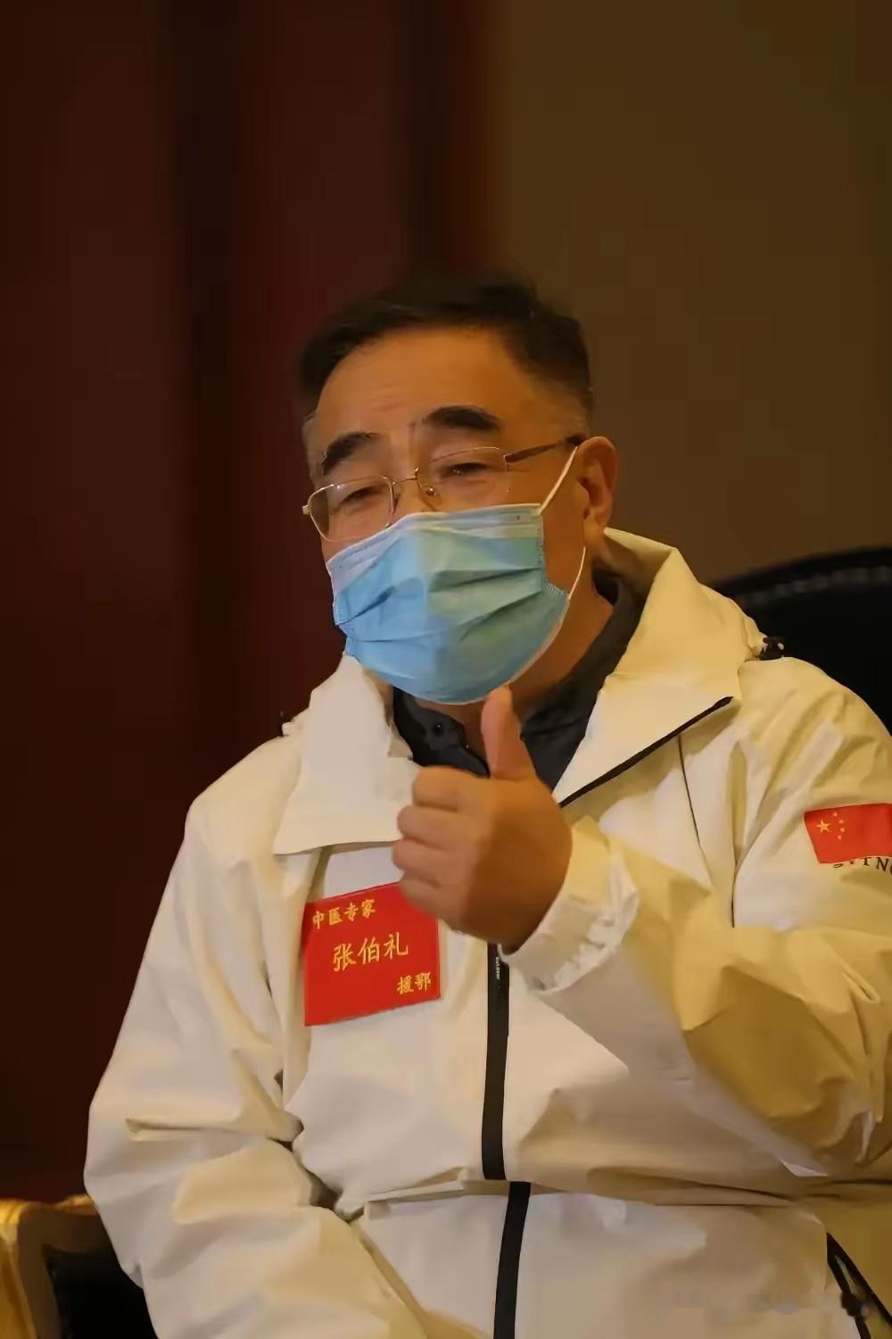 张伯礼现身华人盛典张伯礼院士说：“想要多活几年，重要的不是吃好喝好，也不是做运动