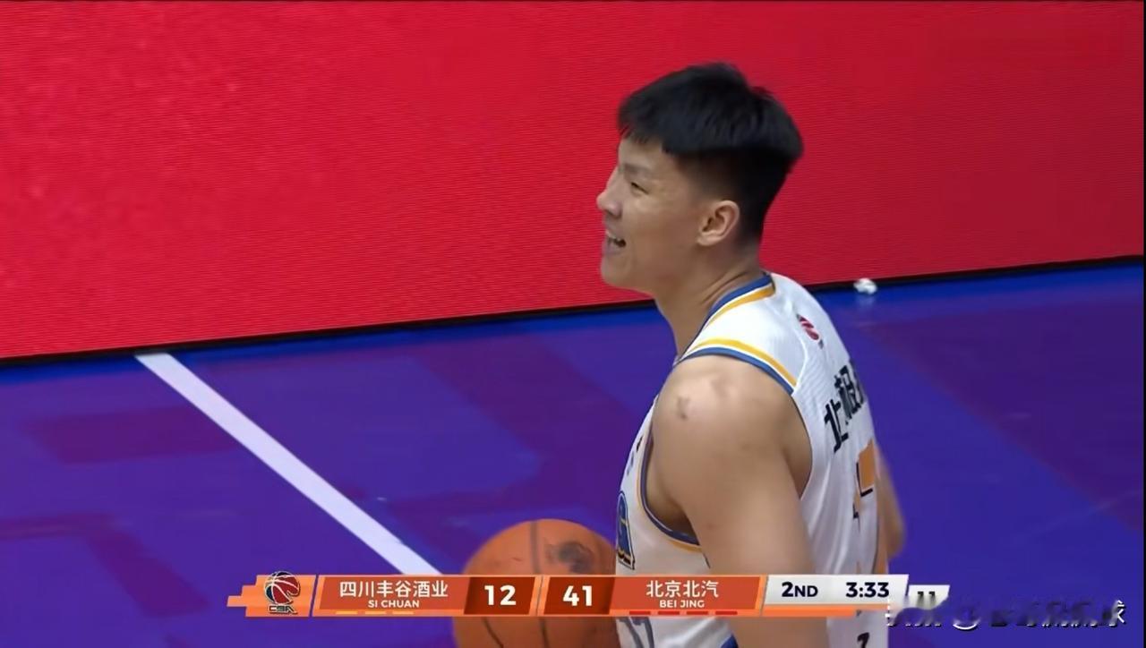 北京北汽大将范子铭终于受重用了！在今天北京北汽客场挑战四川丰谷酒业的比赛中，目前