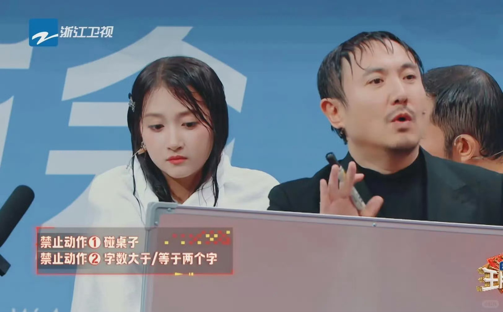 关晓彤听分手歌100多遍鹿晗知道吗 少带鹿晗 这个鹿晗演唱会超级帅 ​​​