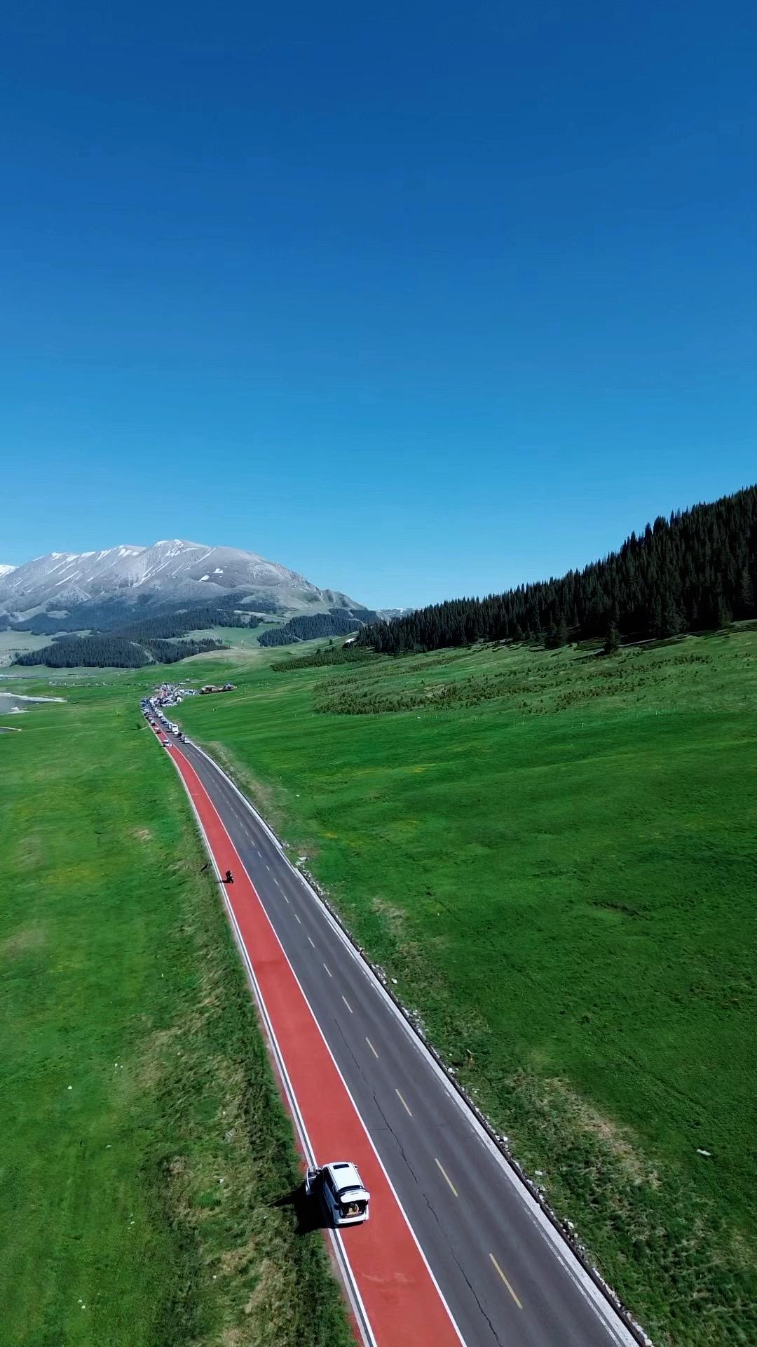 年轻人离烂亲戚远点 他们对你的人生没啥价值 大事儿嘛，他们帮不上你 小...