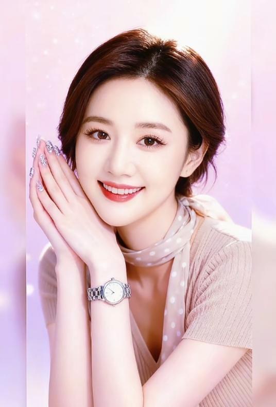 做人实不易，
比登天还难。
身边有个旺夫的好女人，
真是几辈子修来的福气。

她