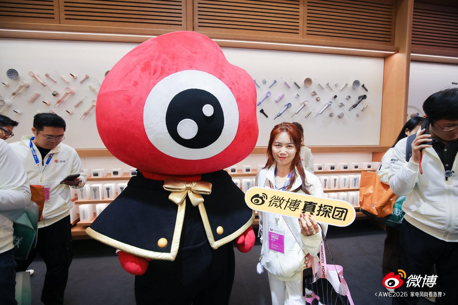 王自如谈华为小米家电的区别王自如AWE现场直播华为和小米确实在家电市场上根据自身