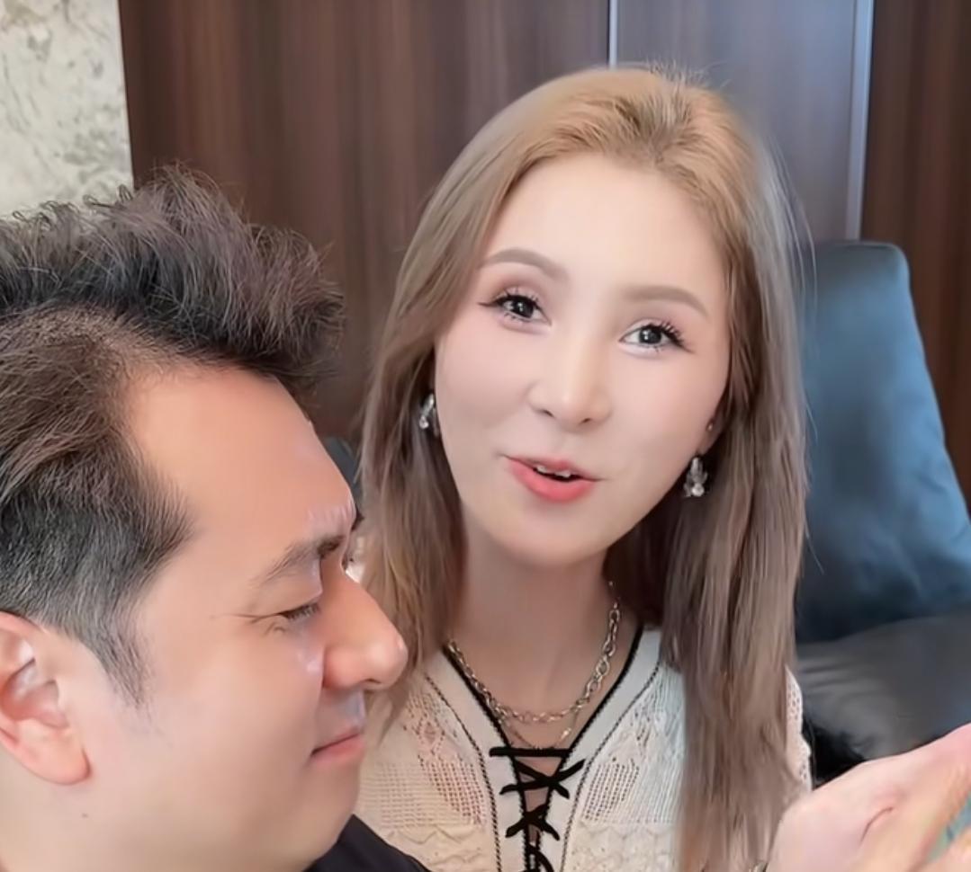 一场直播的时间差，让三个百万粉丝博主彻底散伙，成年人圈子比想象中更薄。
这不是同