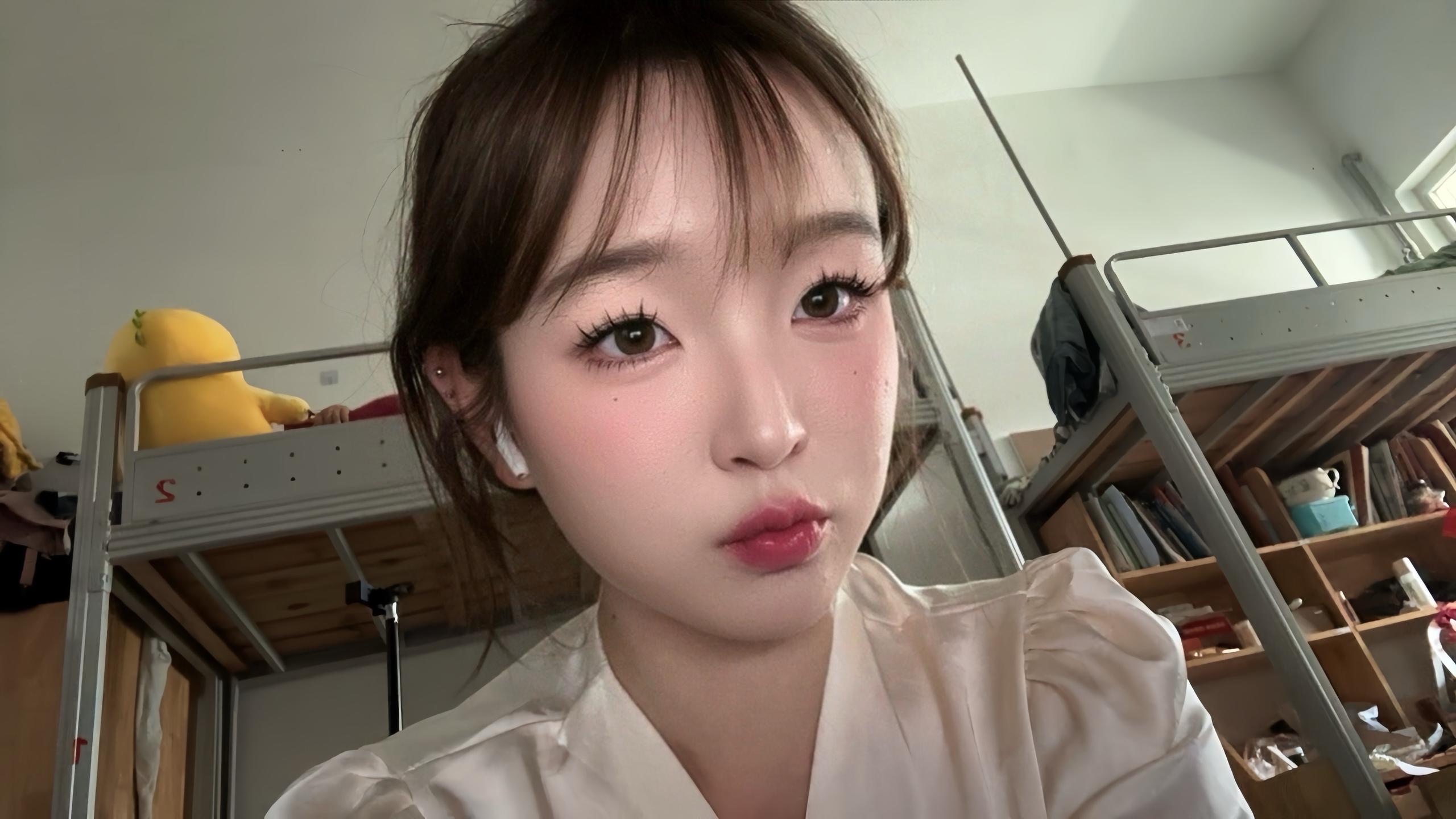 幸福的秘诀是找一个主动拿手机记录你的人