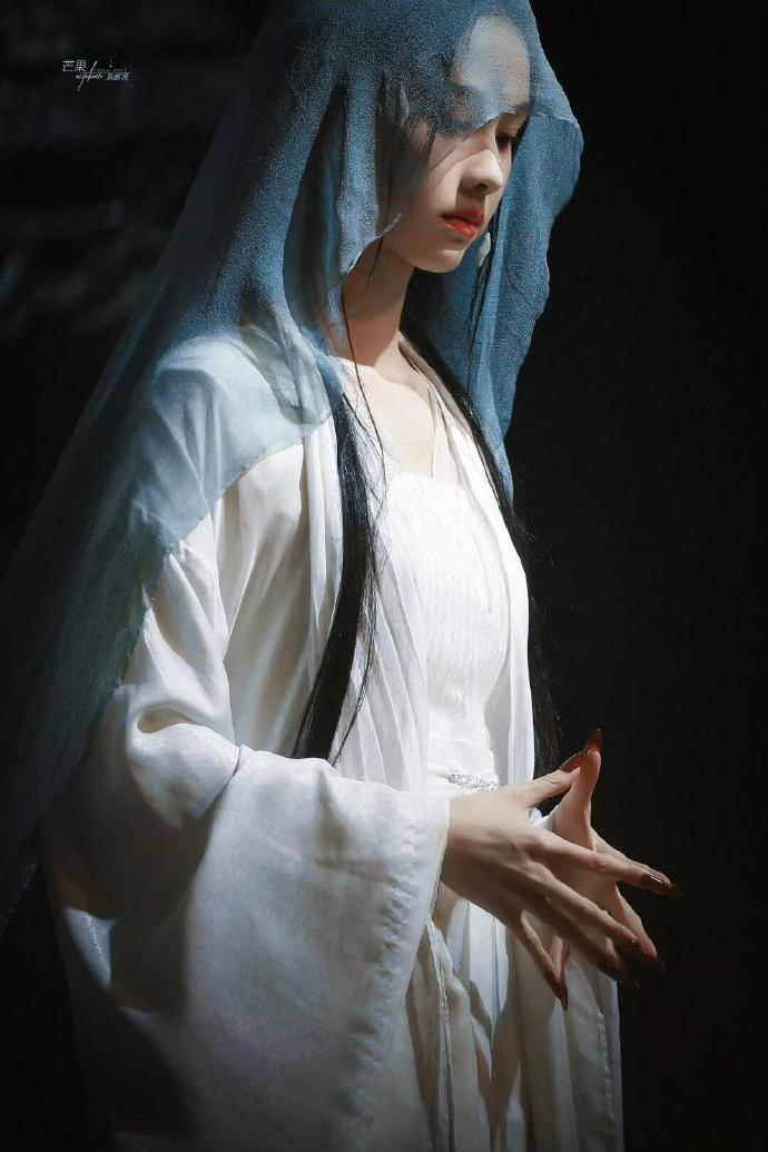 娱乐月鳞绮纪愚人节播月鳞绮纪愚人节播来真的月鳞绮纪 啊哈哈哈哈月鳞绮纪真定档愚人