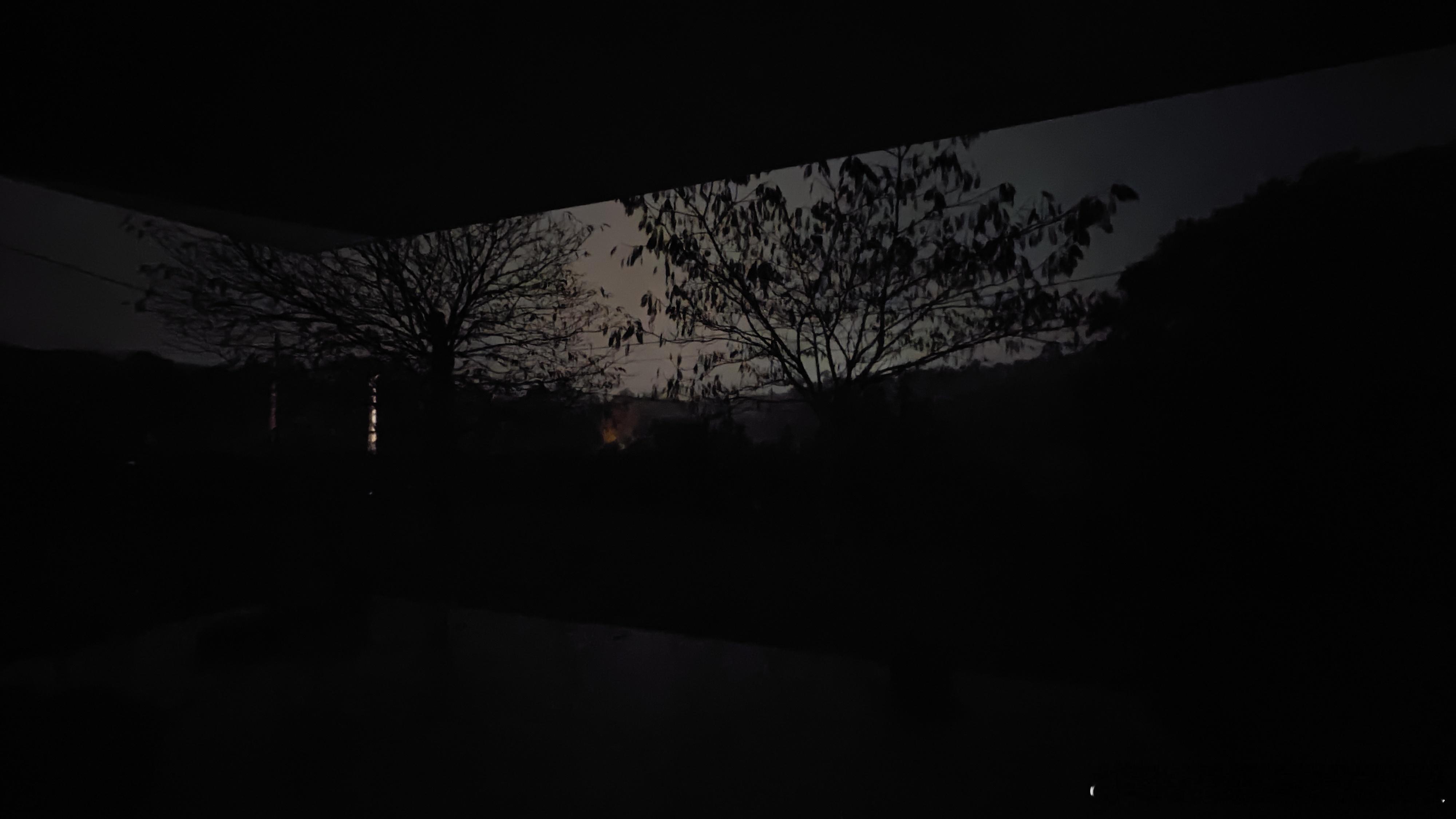 又tm停电了！我没写完稿子呢