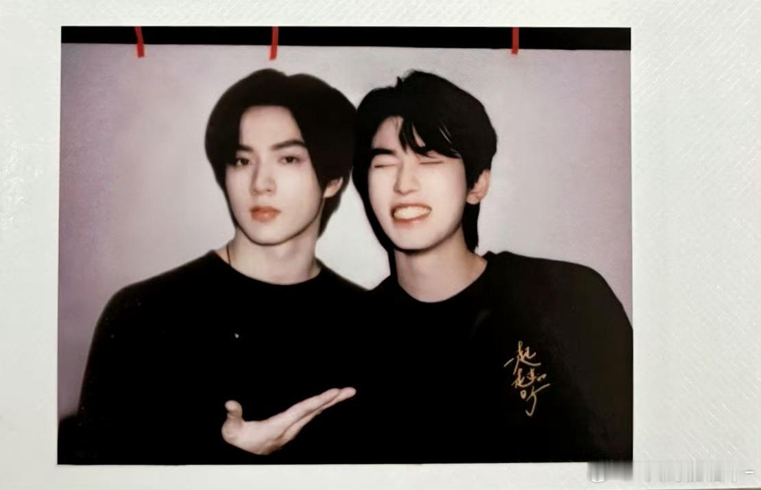 文轩 🐺🐟文轩世界第一初恋 “这电话是你想打就打想挂就挂的吗”烟花升停在星夜