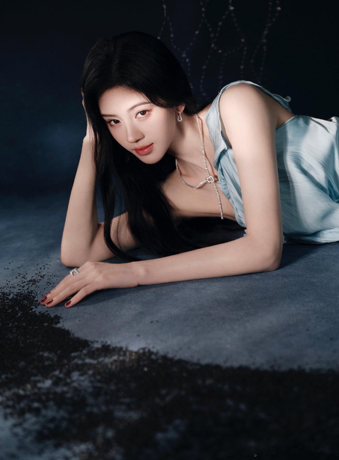 鞠婧祎 沪上阿姨 jjy鞠婧祎露芜衣 jjy鞠婧祎姜黎非你阳光明媚 像一缕小太阳