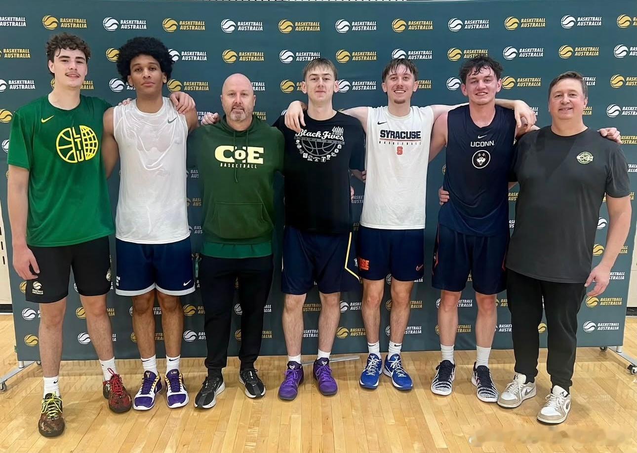 NCAA大一生放假回来卓越中心打野，虽然大家大一并不顺利，但是恩师麦金尼斯会给爱
