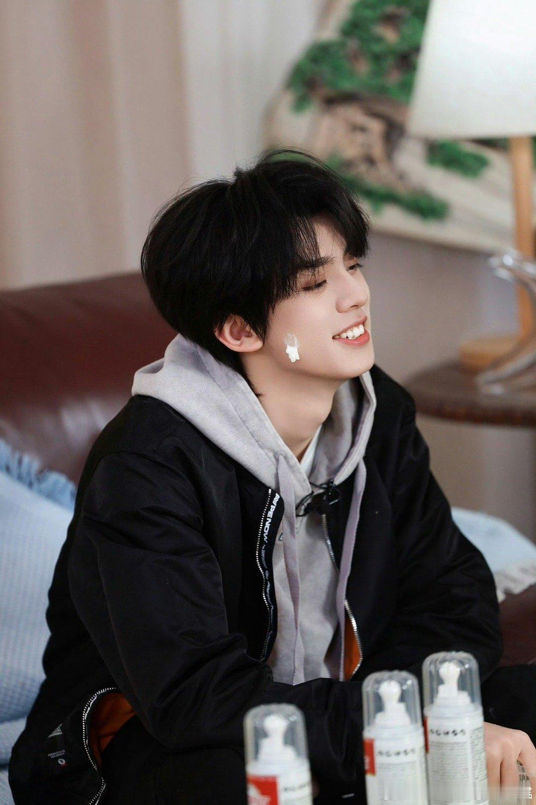左航将缺席集体外务活动左航因病将缺席接下来的集体外务活动🥺好好休息，健康平安，