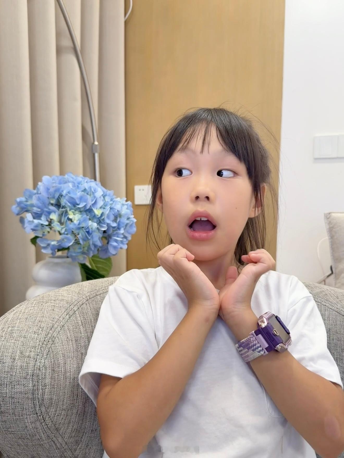 女儿拍照和儿子拍照早早弟弟晚晚姐姐在微博过暑假 ​​​