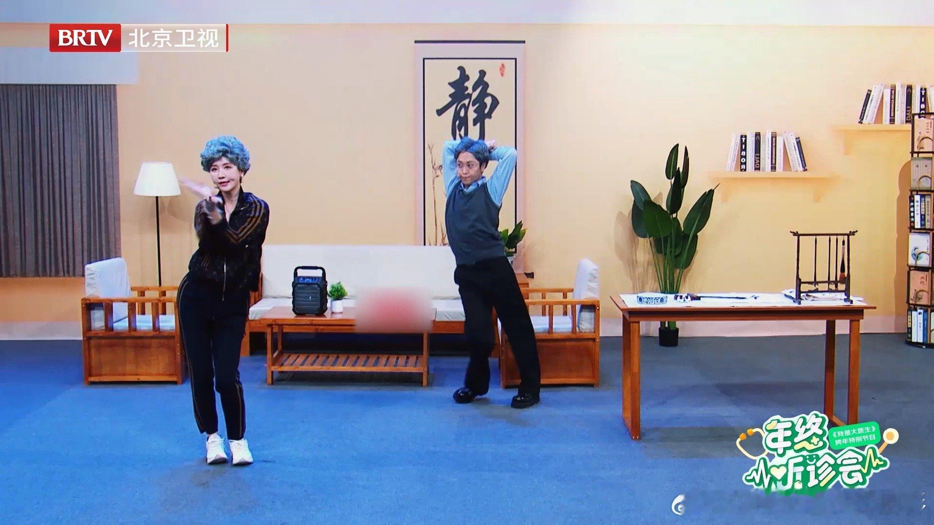 #张萌跳科目三好丝滑# 我真的要完全被张萌给拿捏到了，咱就是说看了她跳的科目三，