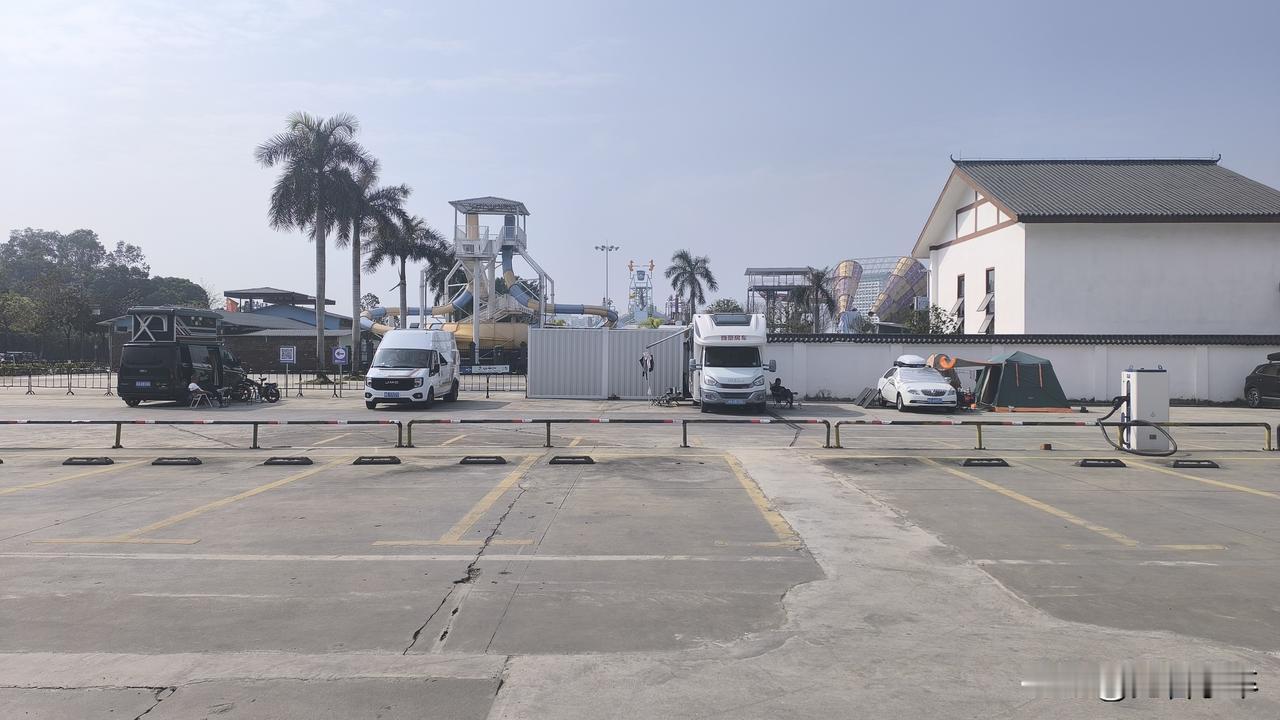 真的是万万没想到，广西崇左这么多人在这边旅居，而且连房租都不用。
今天来到了广西