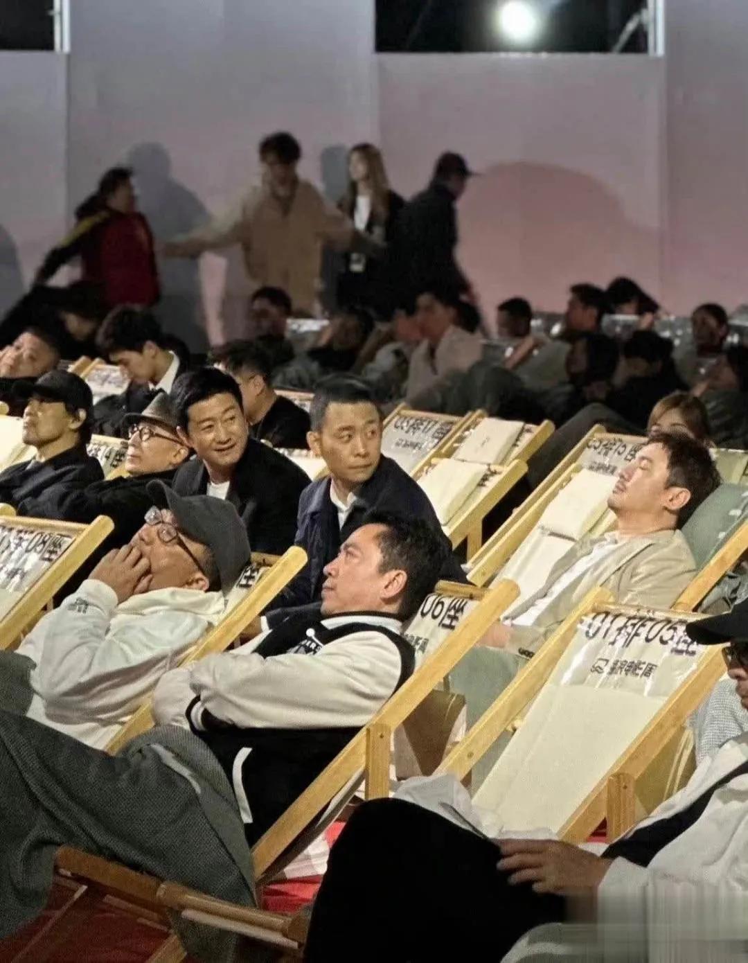 发布会听好，就是有点困