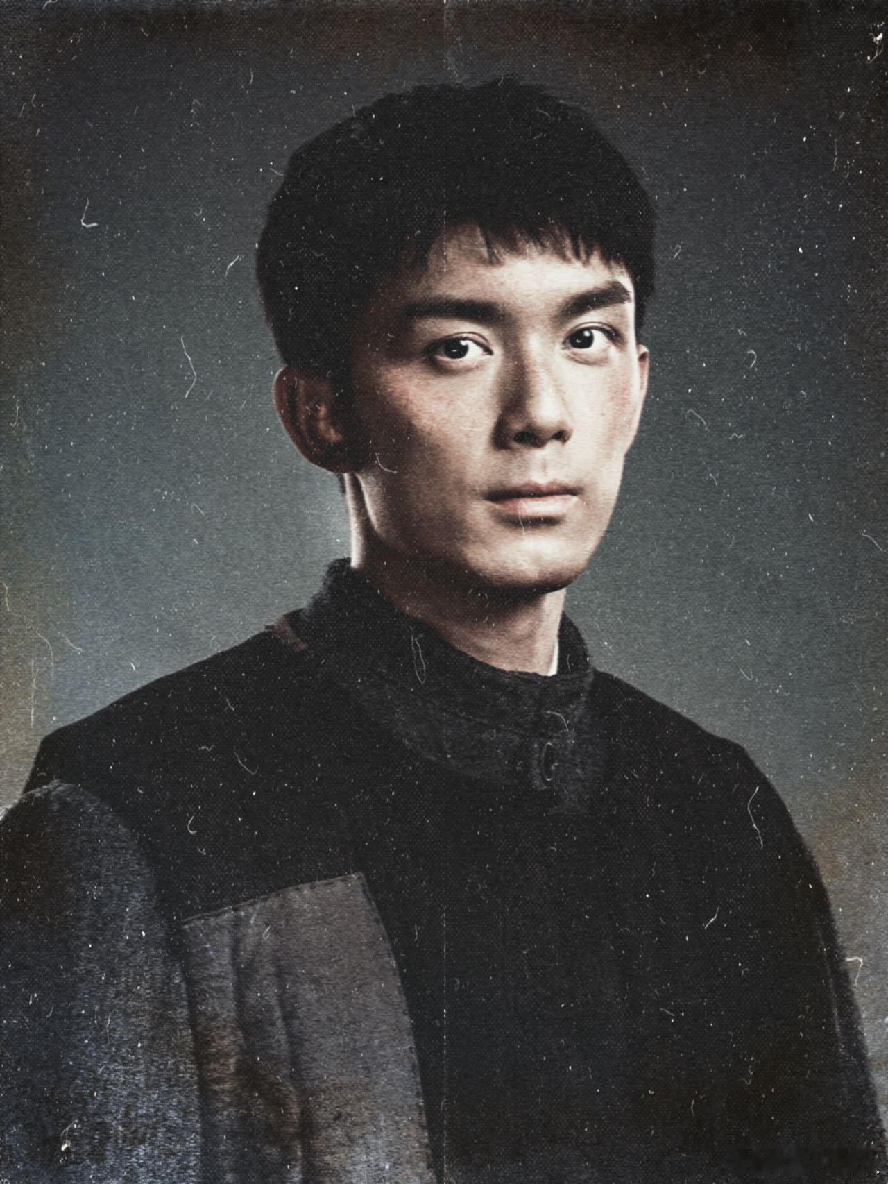 #吴磊故事感老照片#吴磊真的好像那时候的人，很有故事感 ​​​