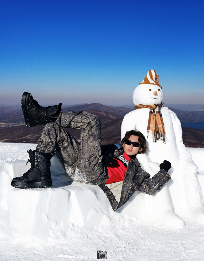 苏翊鸣接住开幕式最美雪花 苏翊鸣分享了他阅读的一本书——《野蛮进化》核心是如何从