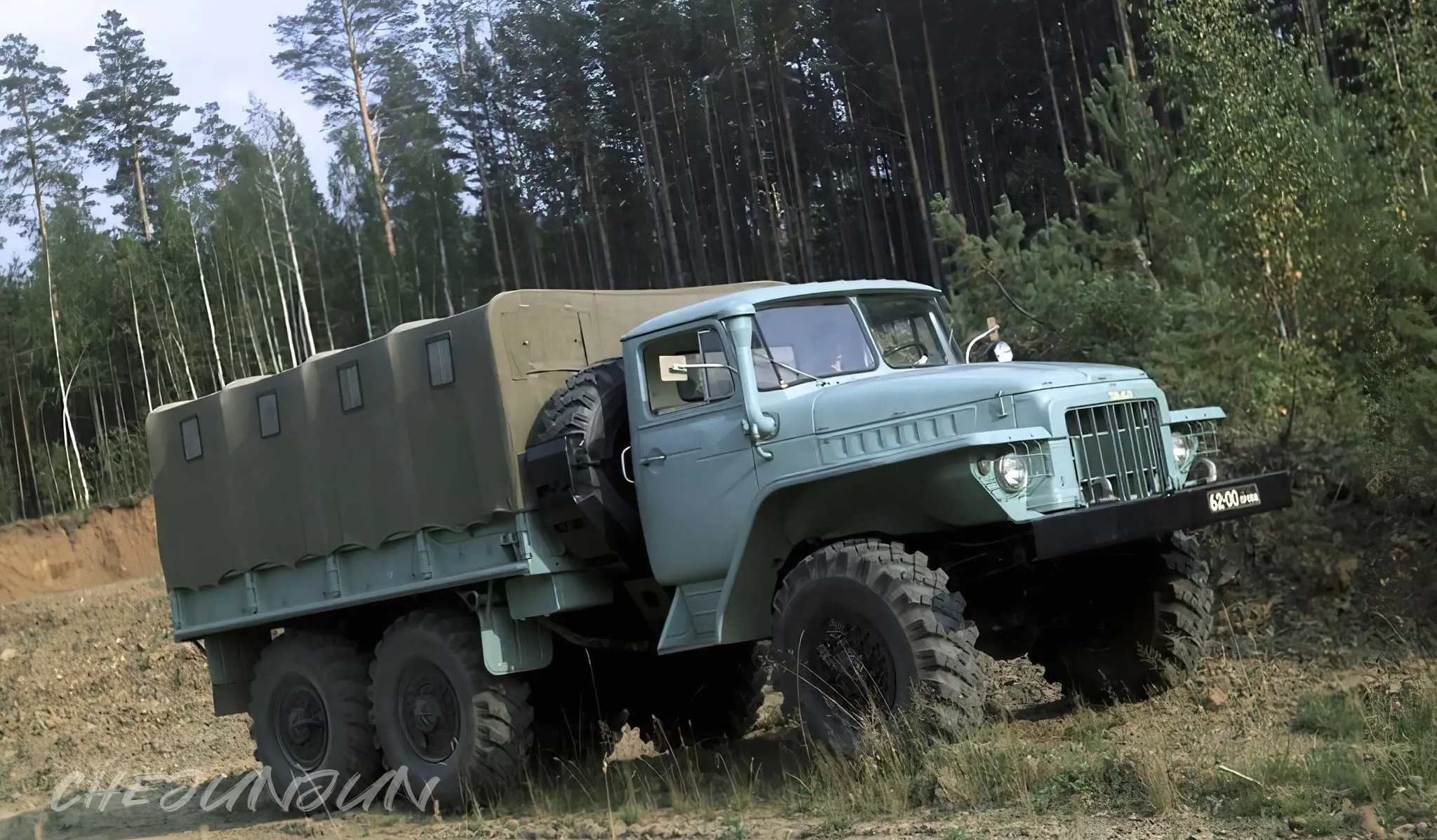 苏俄乌拉尔卡车。URAL