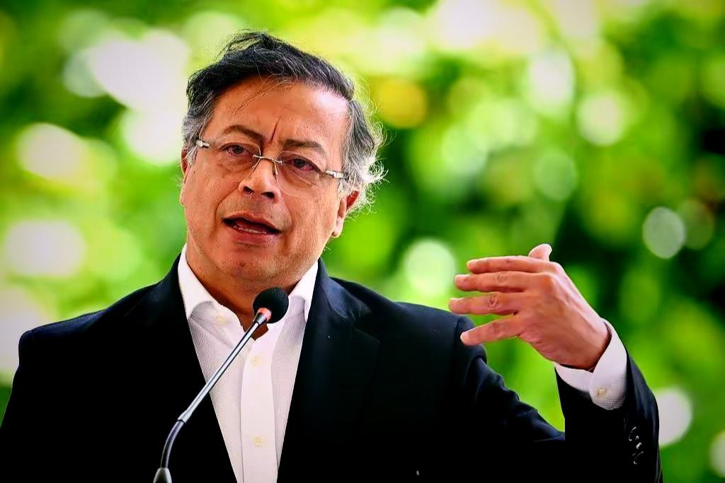 哥伦比亚喊话美国：管得太宽了吧？我们跟委内瑞拉复航了

12月1日，哥伦比亚总统