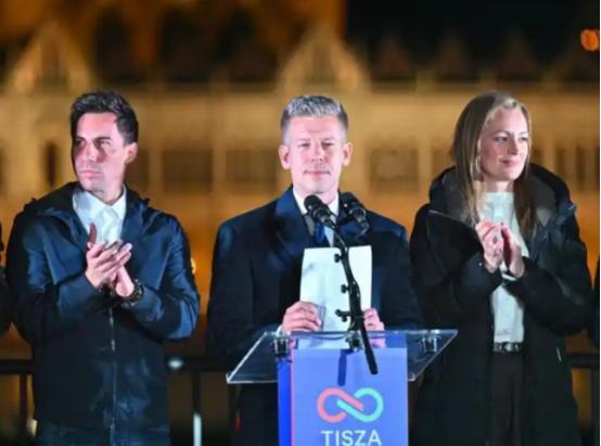 普京和特朗普都没料到的一幕发生，美媒犯嘀咕：怪不得说中国不可战胜！
 
麻烦看官