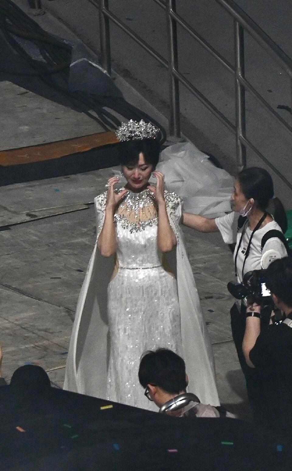 赵雅芝姐姐真的是美了一辈子70岁的人这个角度哭成这样，都还是这么美.... ​​