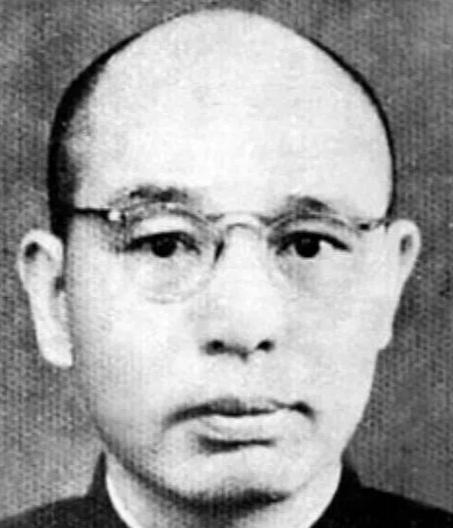 1959年，省部级干部周小舟，被调到浏阳县大瑶公社当副书记。有人找到他，劝他低头