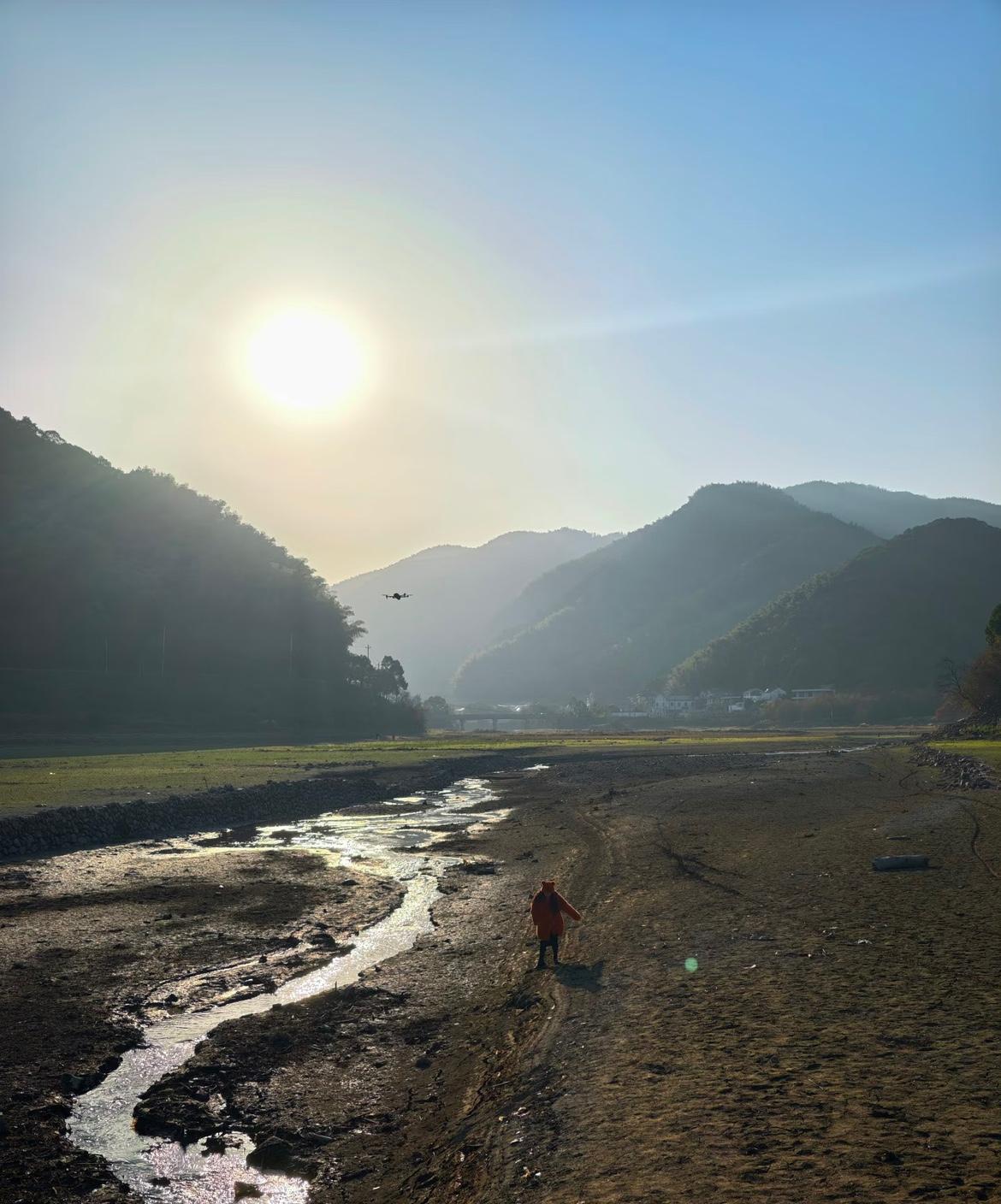 我算是发现了，朋友圈其实是精准投放给那些不给我点赞的人看的。

规律总是很准：秒