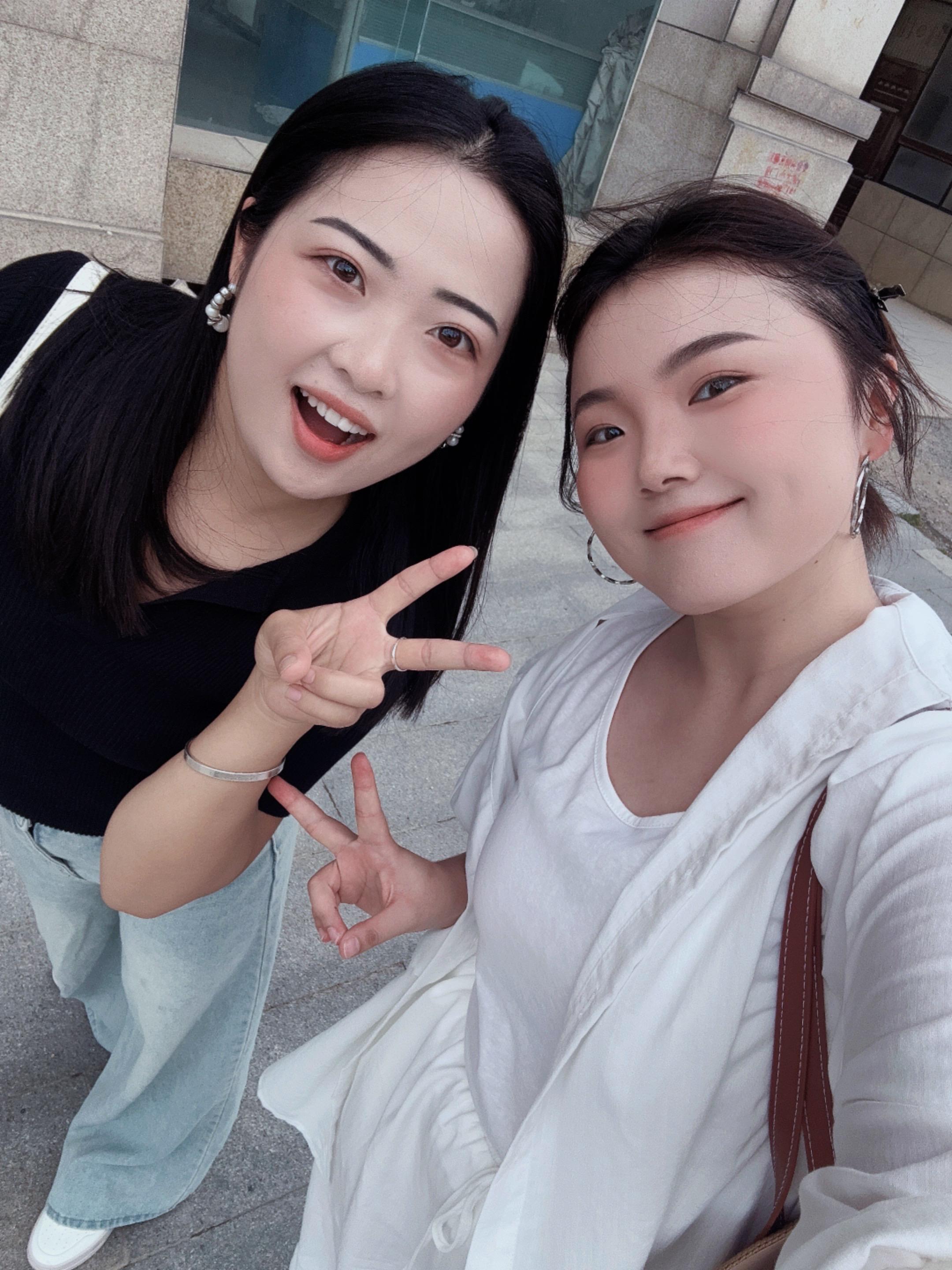 我怎么会看不清人和人之间的真真假假呢，只是碍于人情世故和几分薄面而已。