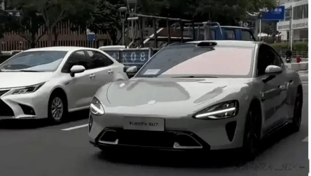 比小米造车更难的是小米的定价
雷军在接受央视采访时也说过，类似的话，担心一上市卖