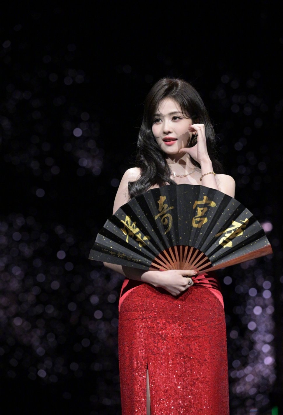 白鹿微博之夜红毯生图🈶 