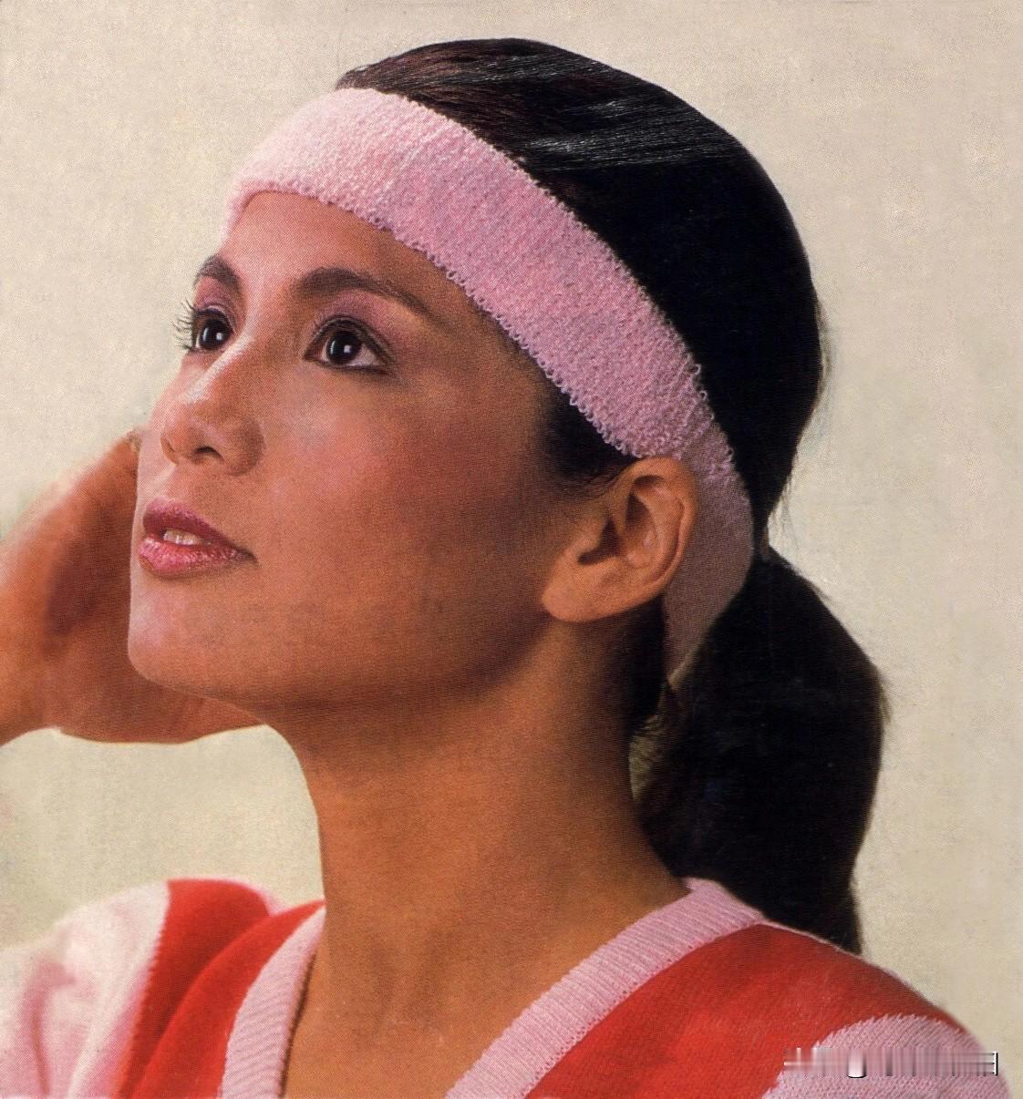 🎆翁美玲旧刊报道👉揭开翁美玲的刁蛮面具
她承认平时跳跳扎，有点俏皮和爱撒娇，