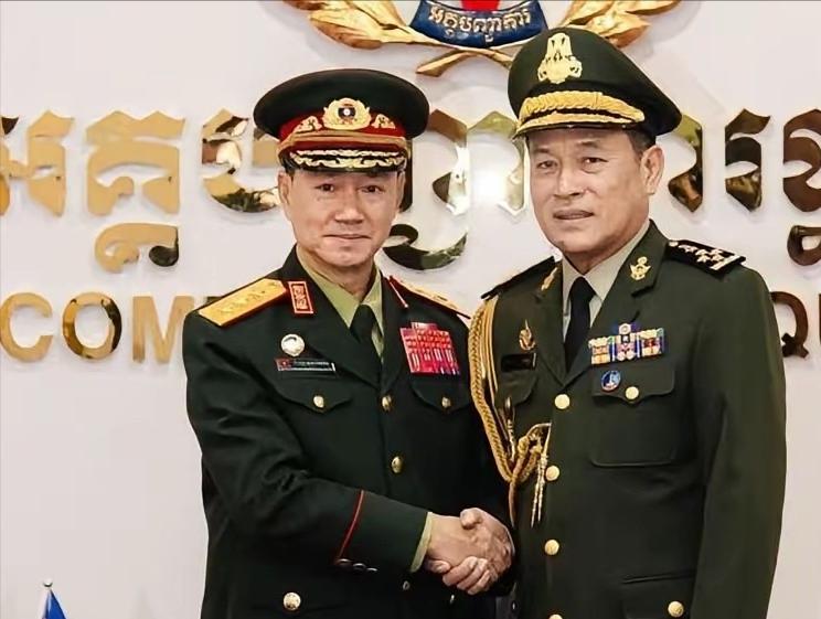 40多年前老挝一直是唯越南马首是瞻，所以咱们对这个邻国也就不咸不淡。

可是架不