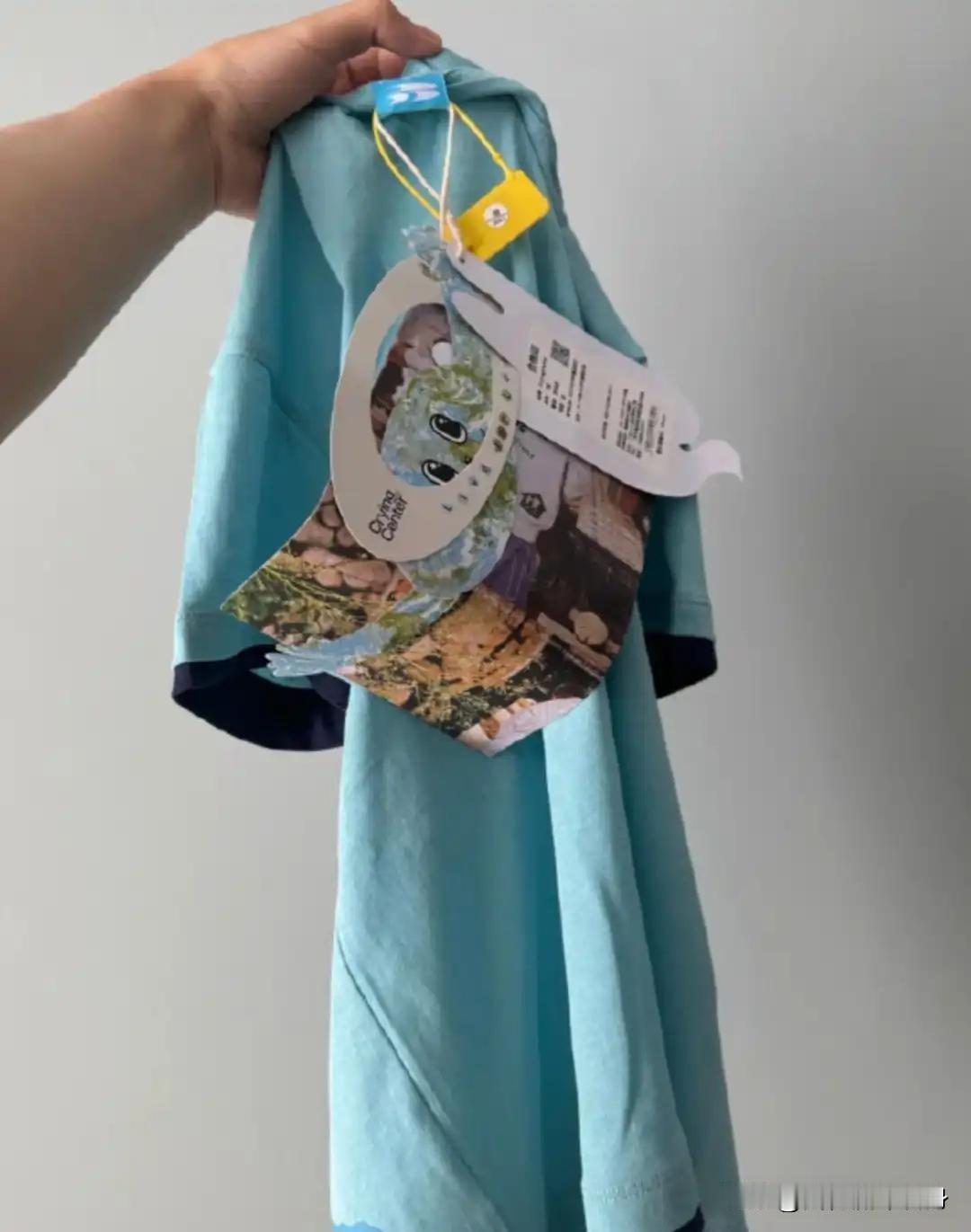 巨型吊牌能否整治“穿完就退”？感觉没啥用！不管啥方法都拦不住那想占便宜的人，人家