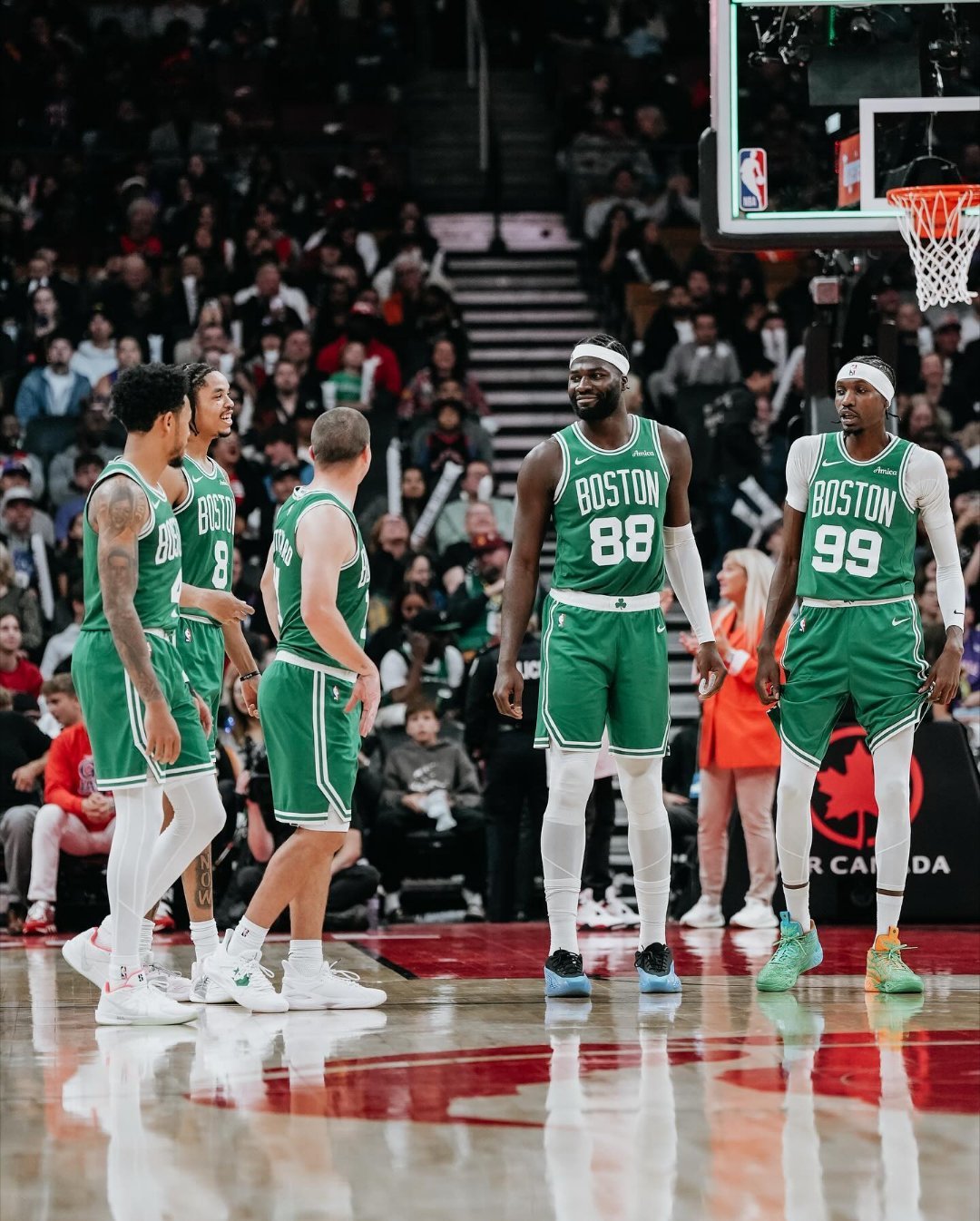 凯尔特人图库 不说战绩与战术素养，本赛季的这支凯尔特人，球队在场上的精神气质、场