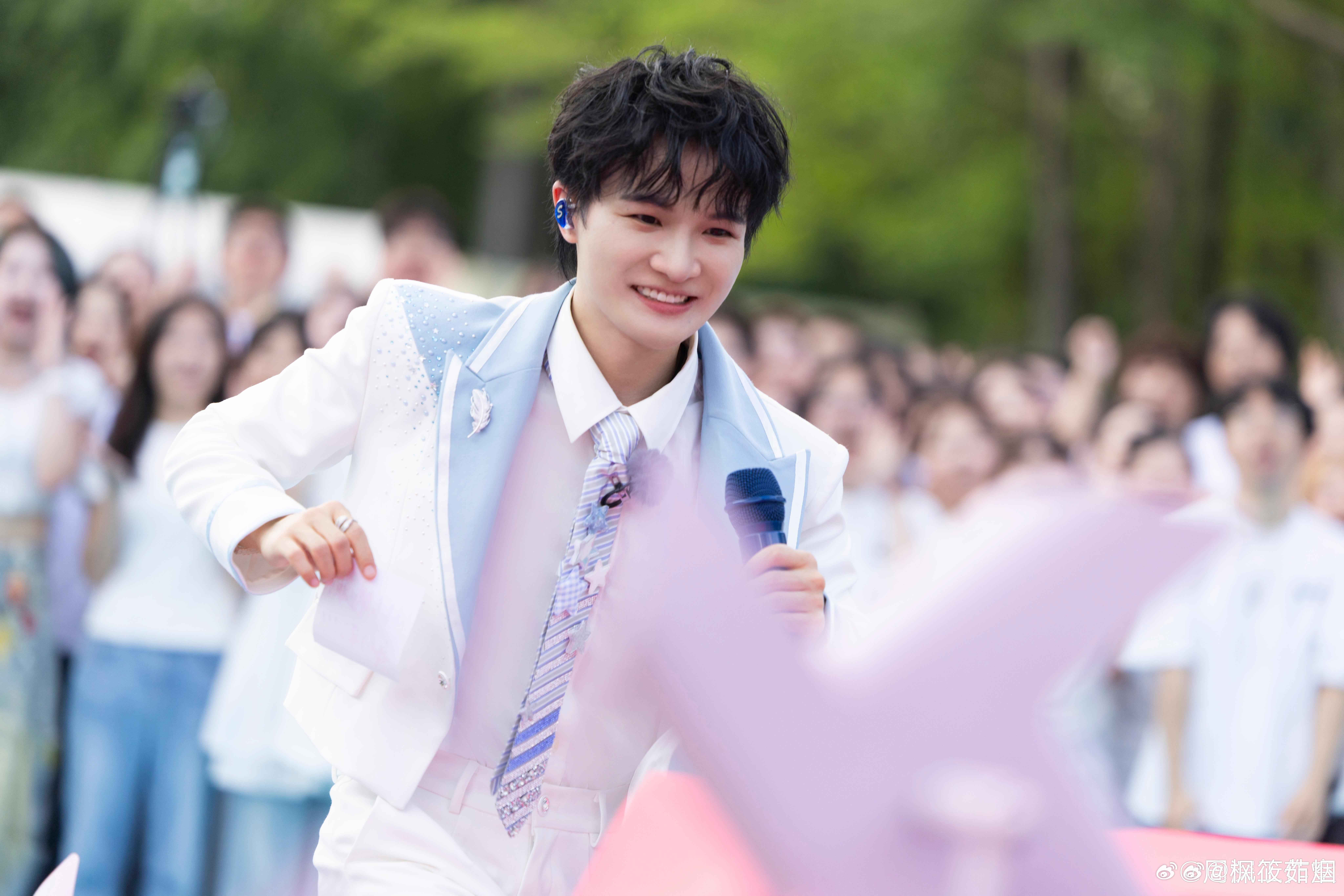 周深  周深电影四渡主题曲 周深2026深深的巡回演唱会﻿ ﻿ 6.13风过花丛