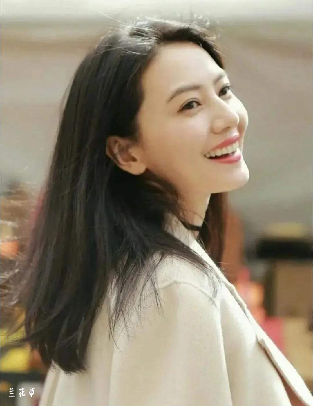 高圆圆。
美得无遮拦的美人高圆圆。