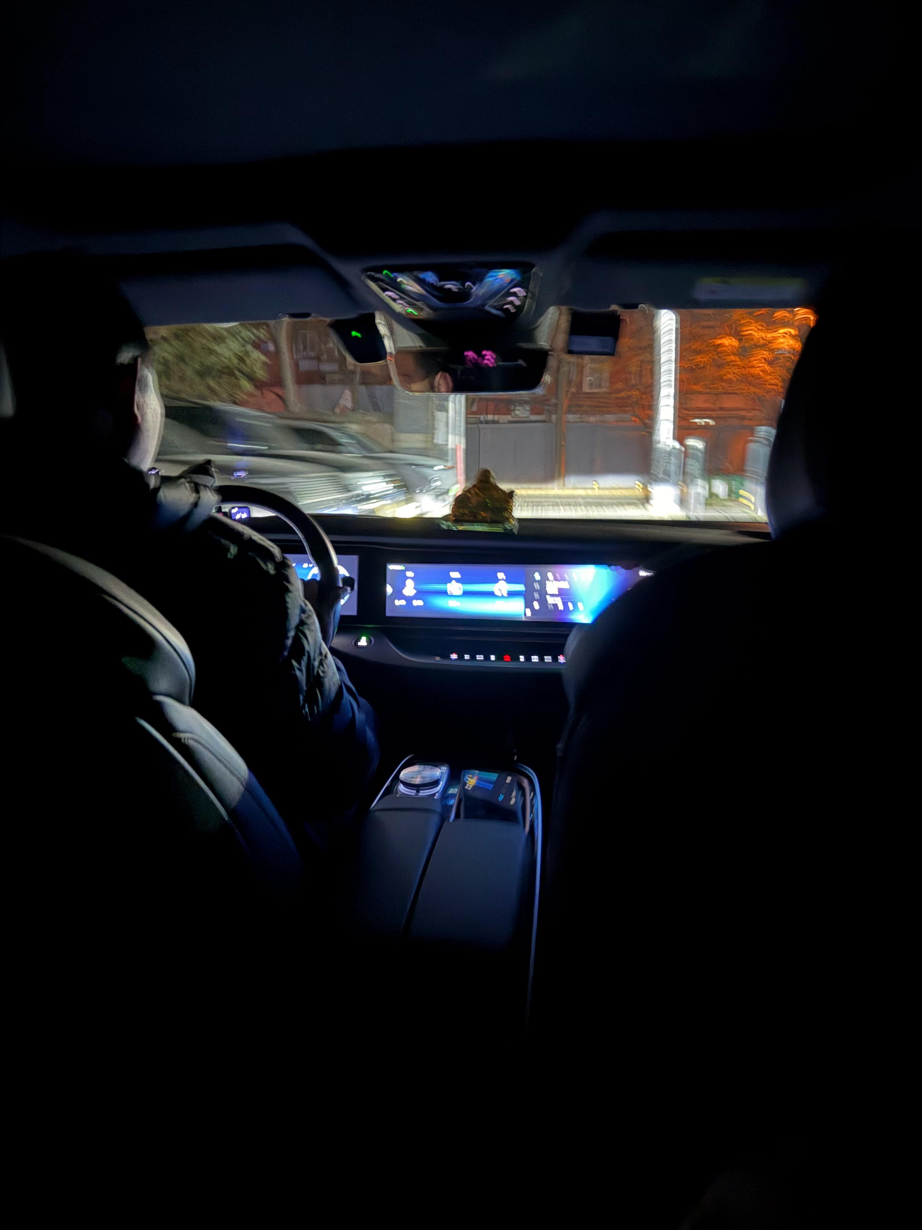 早上好，出发去机场~连巴黎都可以今天去明天回广州出差就当天往返吧好消息，这样就不