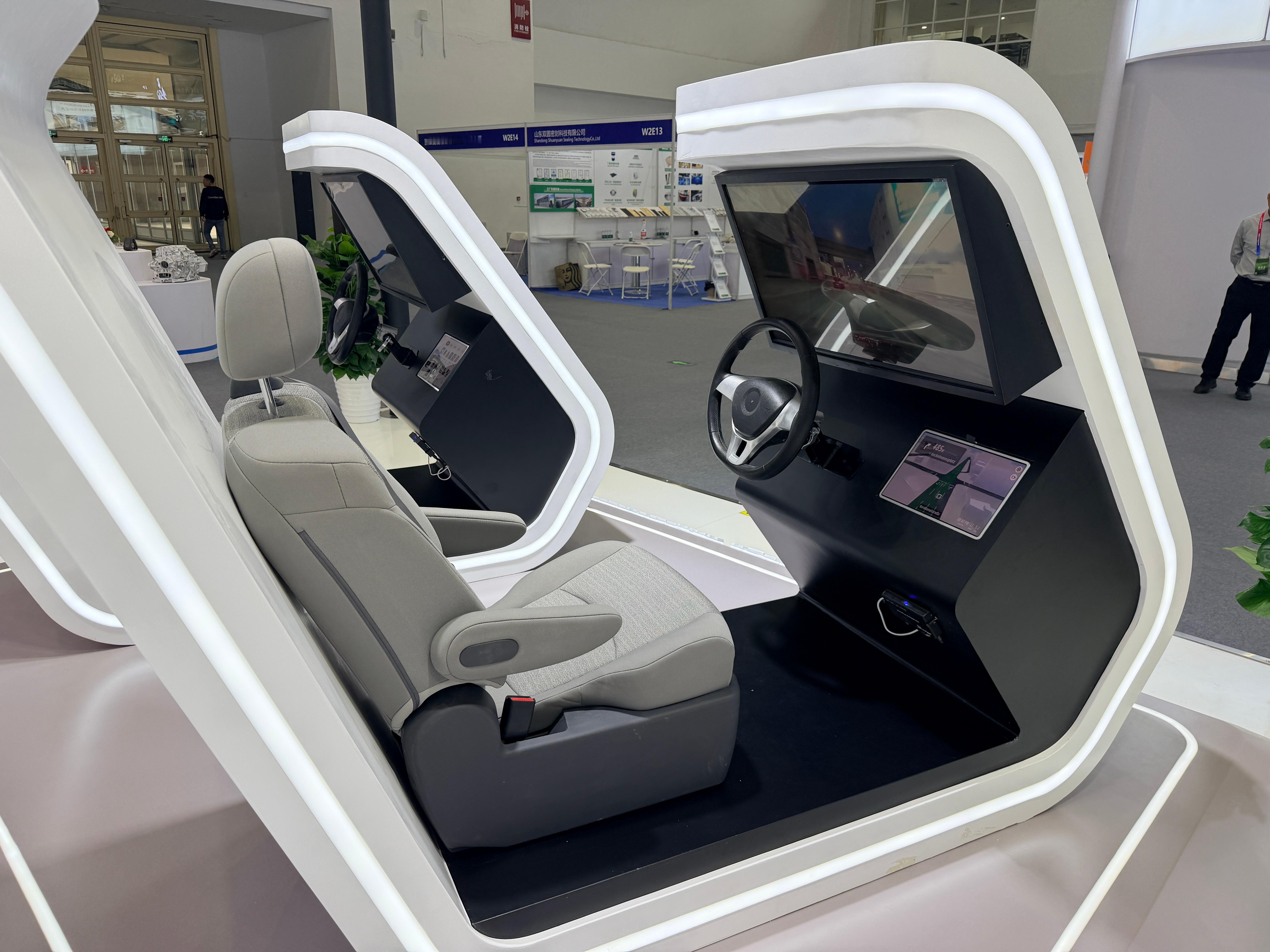 今年在北京车展逛展有一个最大感受，中国车企出海越来越顺，海外用户也能体验到中国的