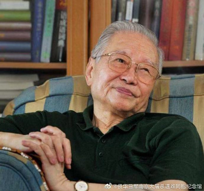 【 】 11月23日，著名作家、茅盾文学奖获得者王火（本名王洪溥）在四川逝世，享