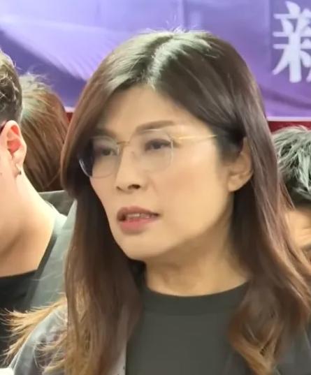 国民党又开始玩新套路了！副主席李乾龙在金门党庆上透了个大消息：主席郑丽文已经拿到