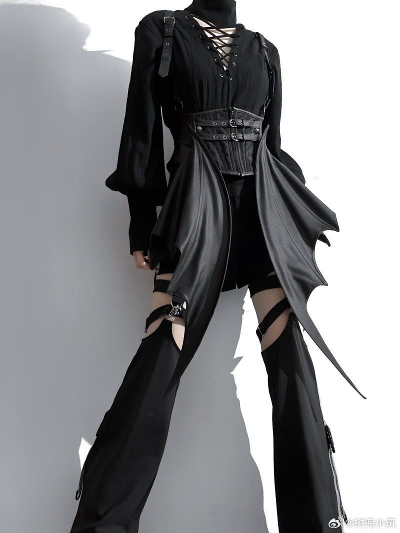 ▪️暗夜蝙蝠｜野性哥特穿搭臣服于黑色带来的压迫美感🖤 