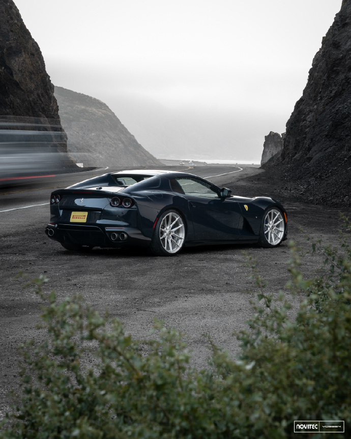 法拉利 V12 敞篷王者，不限量的浪漫与狂暴 