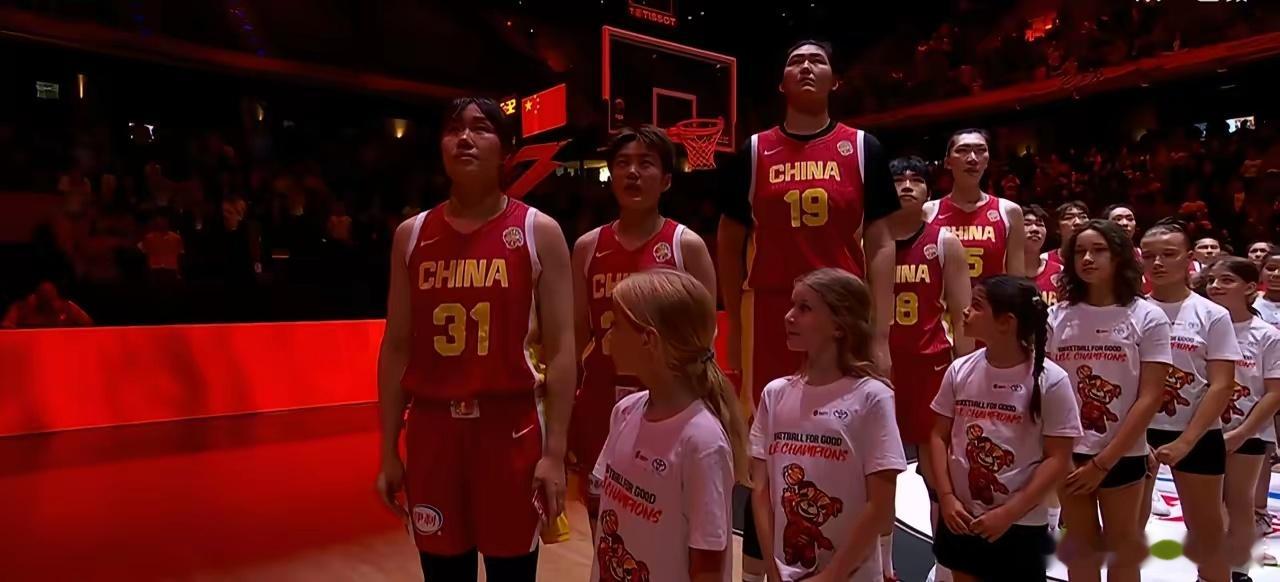 中国女篮vs捷克女篮 今晚20:30，中国女篮迎来出线生死战，对决捷克女篮！这场