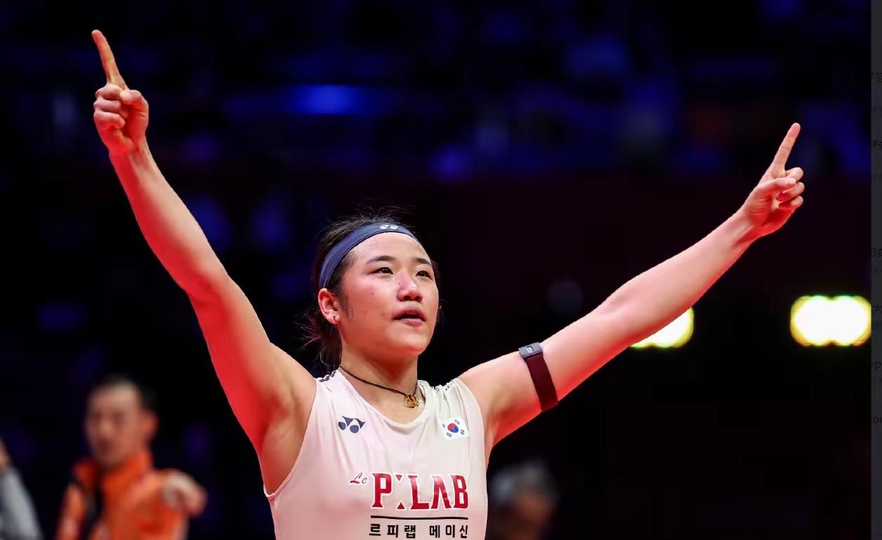 安洗莹开年首战就陷入困境，和李文珊在马来西亚打了一场超过一小时的比赛！
可是安洗