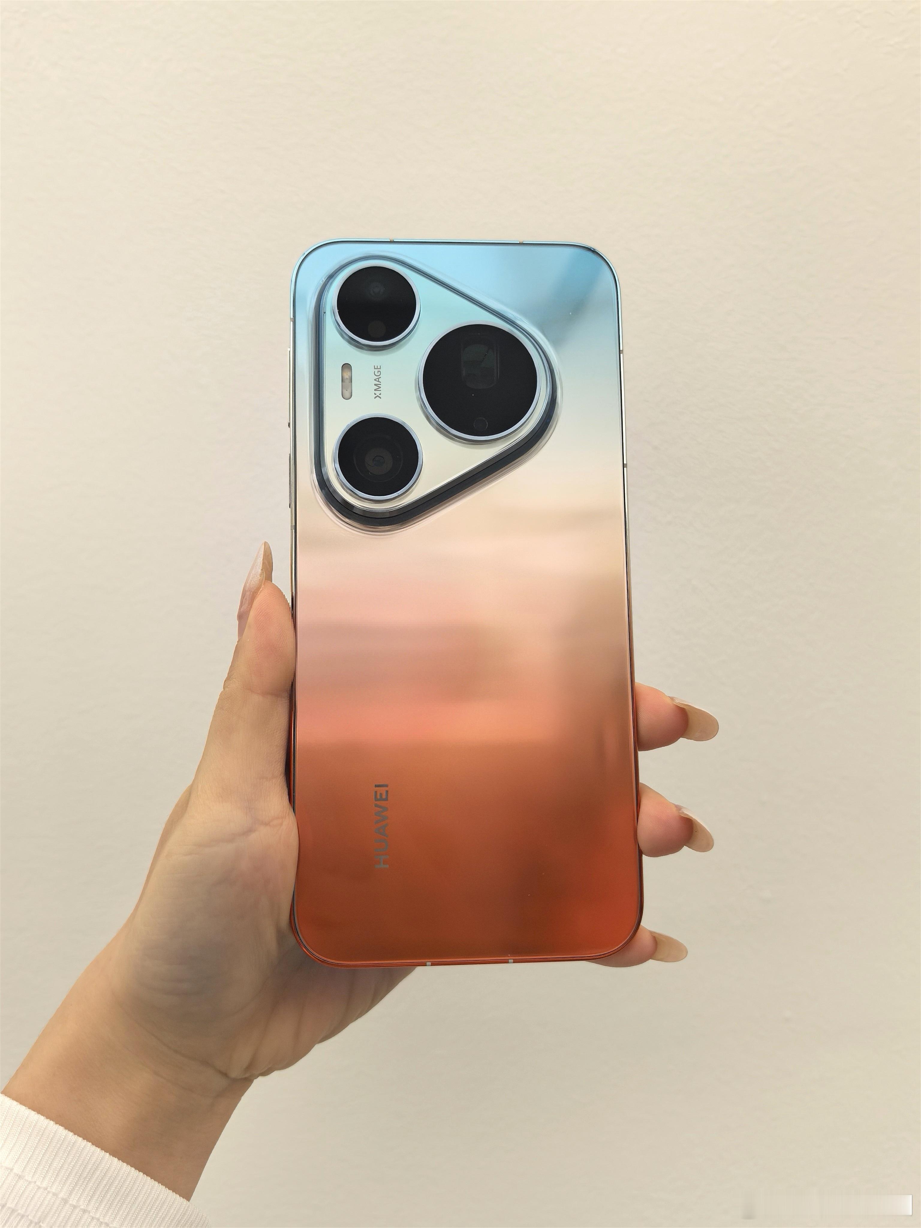 华为Pura90系列和Pura X Max真机实拍图来啦！感觉实物更漂亮，超出预