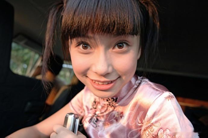 Angelababy14岁中华娘造型 14岁的baby就是萌神本萌吧！混血感十足