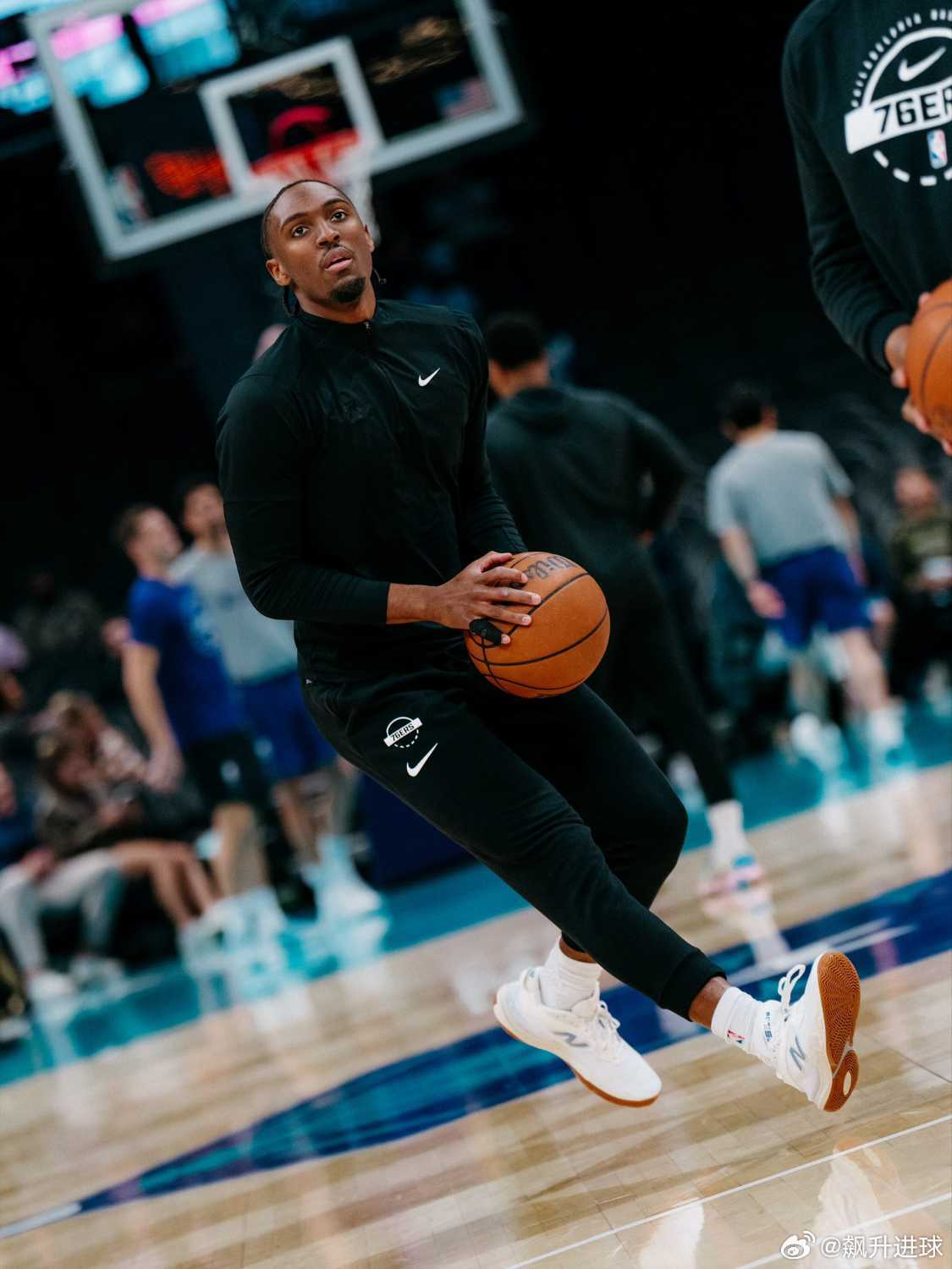 恩比德29分6板76人险胜黄蜂，马克西复出26+7+8鲍尔失扳平球北京时间3月2