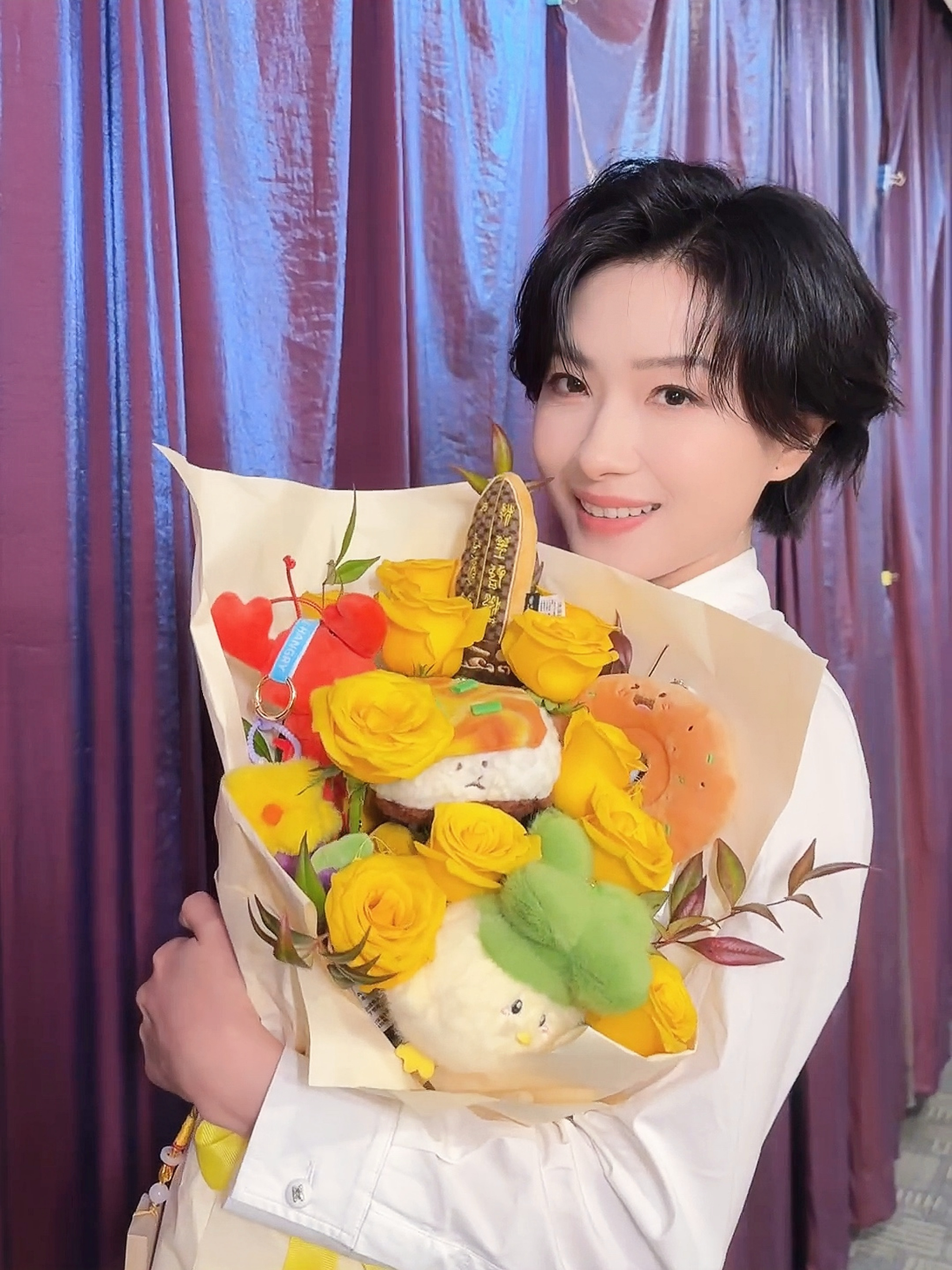 ｜ ｜  因为你值得，所以希望千千万万人走向你，春夏秋冬都偏爱于你