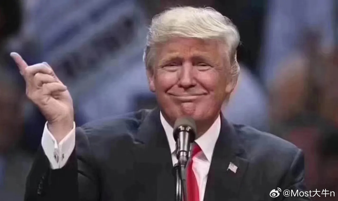 看来特朗普又没好好睡觉。已经是后半夜0：57了，他还在激情发推，痛批美国出生公民